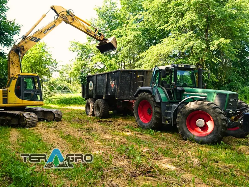 prace przygotowawcze przy kopaniu studniu głębinowej